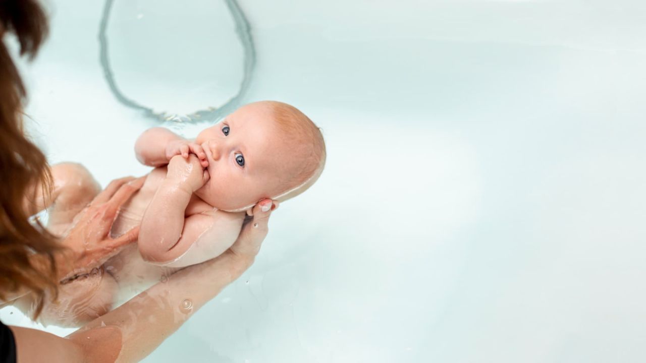Bebeğe Nasıl Banyo Yaptırılır? - Bebek Banyosu İçin 5 Öneri