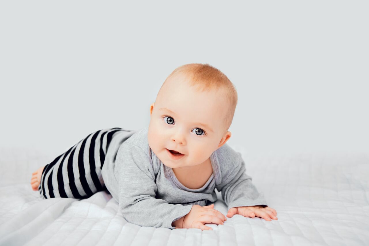 7 Aylık Bebek Kaç CC Mama İçer? Günlük İhtiyaç Ne Kadar?